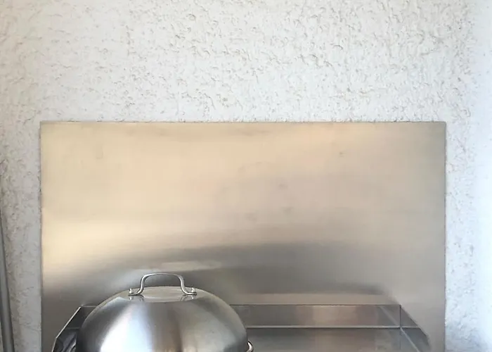 F2 Confort, Les Pieds Dans L'eau, Porticcio